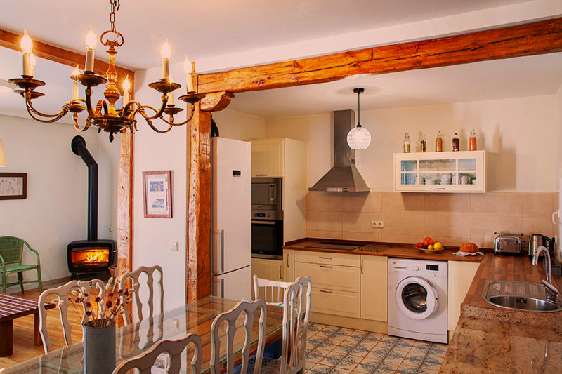 Cocina con vitro y campana estractora