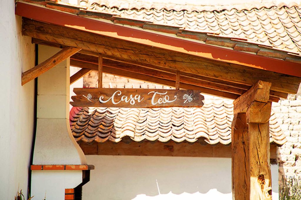 Cartel de madera Casa Teo