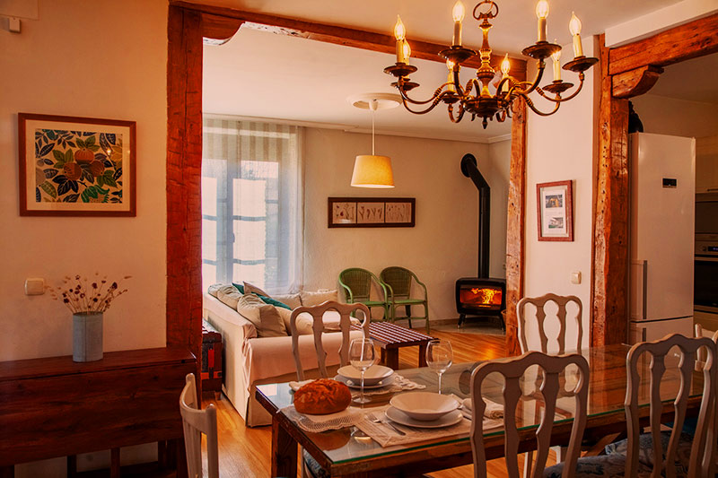Mesa Cocina con 6 sillas de madera